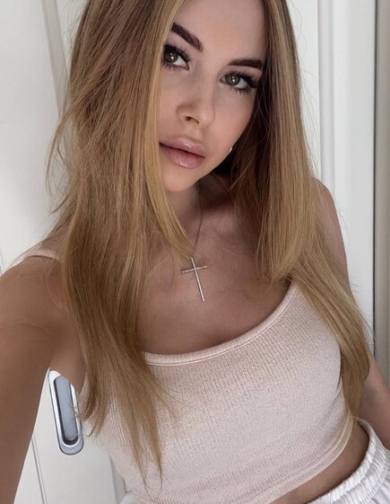 Повія Aleksandra  Київ: +380983323129